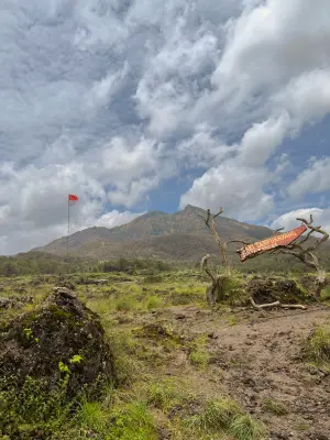 Enjoy breathtaking views of Kintamani Mount Batur from the famous Julia Roberts Point, a scenic spot made popular by the movie Eat Pray Love. Overlooking the vast volcanic caldera and Lake Batur, this peaceful viewpoint is one of the highlights of any Kintamani Bali tour. Experience the natural beauty of Bali's highlands with BaliWondersTour and capture unforgettable moments above the clouds.